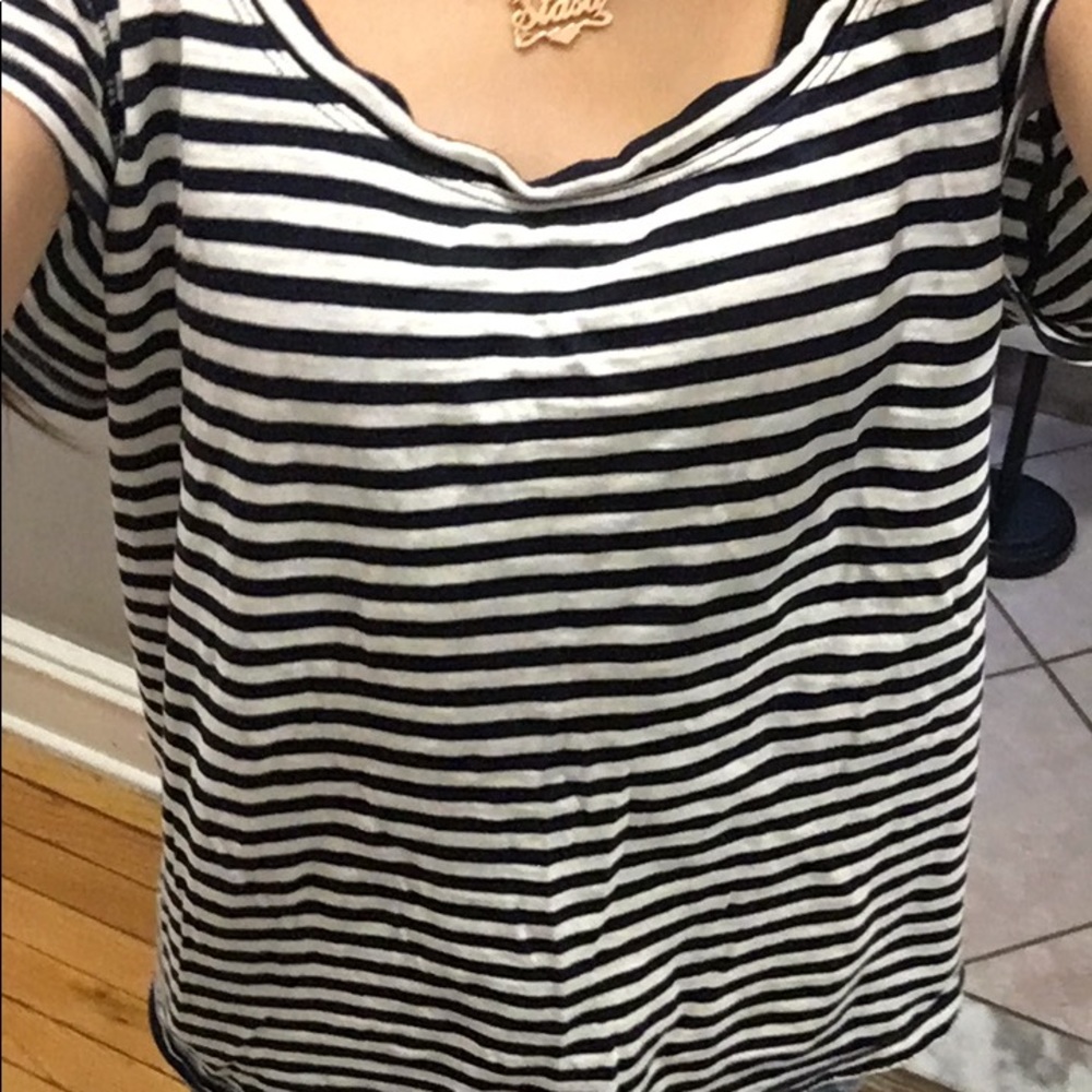 Banana Republic Black and white tee
